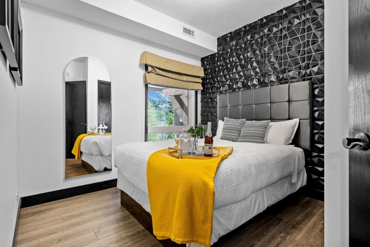 The Mountaineer By Instantsuites Pool & Hottub Canmore Exterior photo